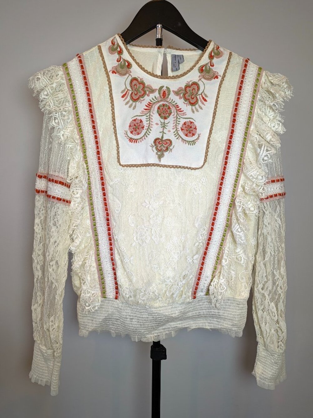 Anthropologie Bl^nk Women Size S Tali Embroidered Floral Cream Lace Blouse Fairy
